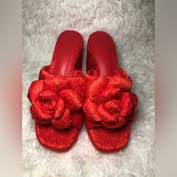 Gianni Bini Elegant Red Floral Women's Shoes size 8.5🌹 - Picture 9 of 15